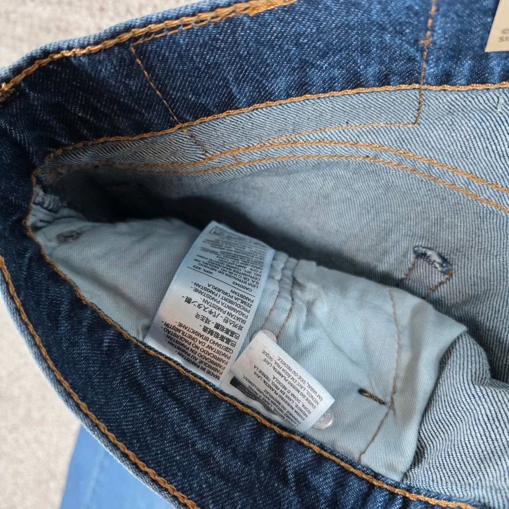 Levis 505 Regular Fit Jeans Mens 33x30 Blue Denim Straight Leg NWT Medium Wash